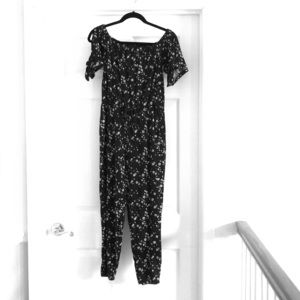 Off the shoulder jumper